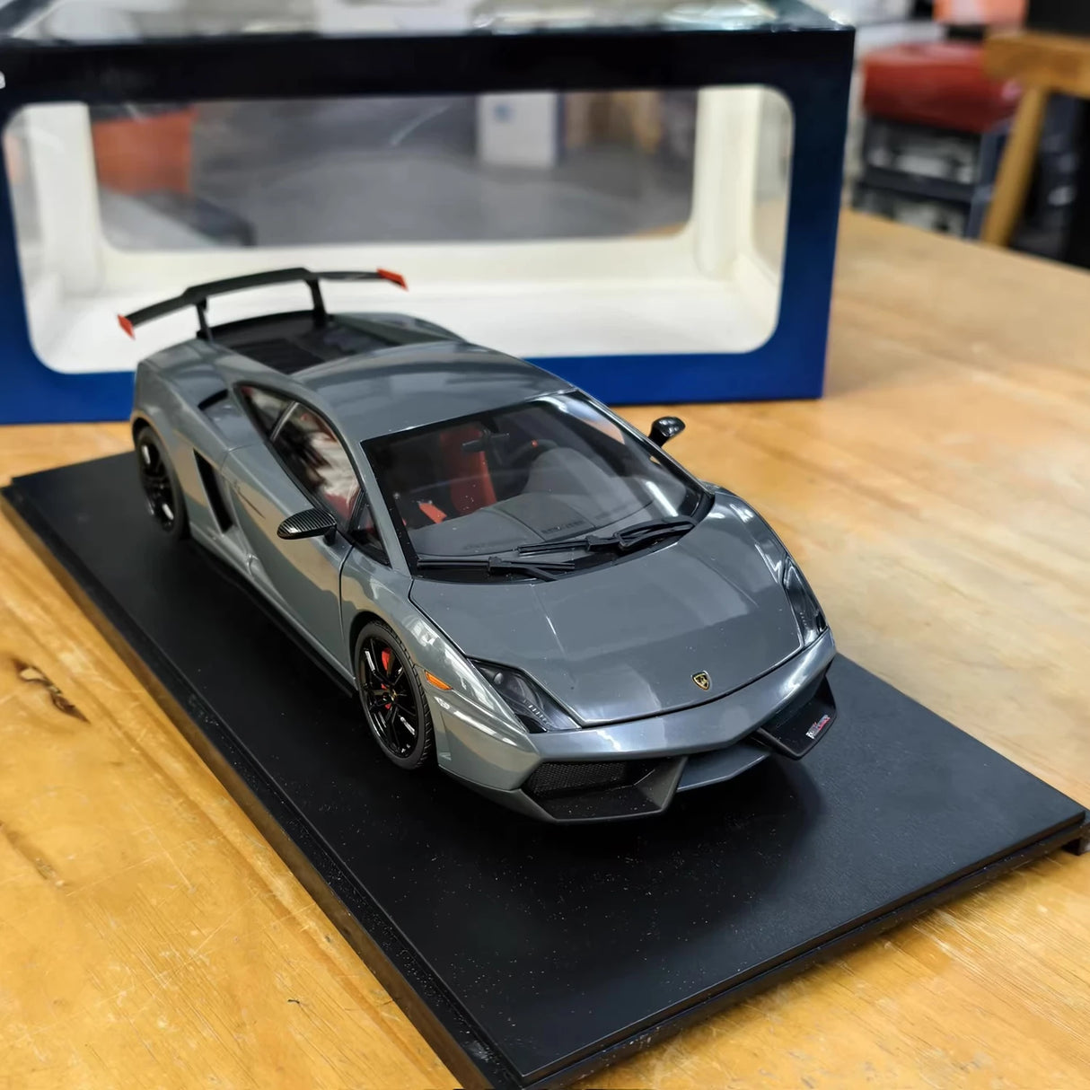 AutoArt Lamborghini 2010 Gallardo LP570-4 Superleggera Gray 1:18 – Kolekcjonerski model odlewany z odlewu
