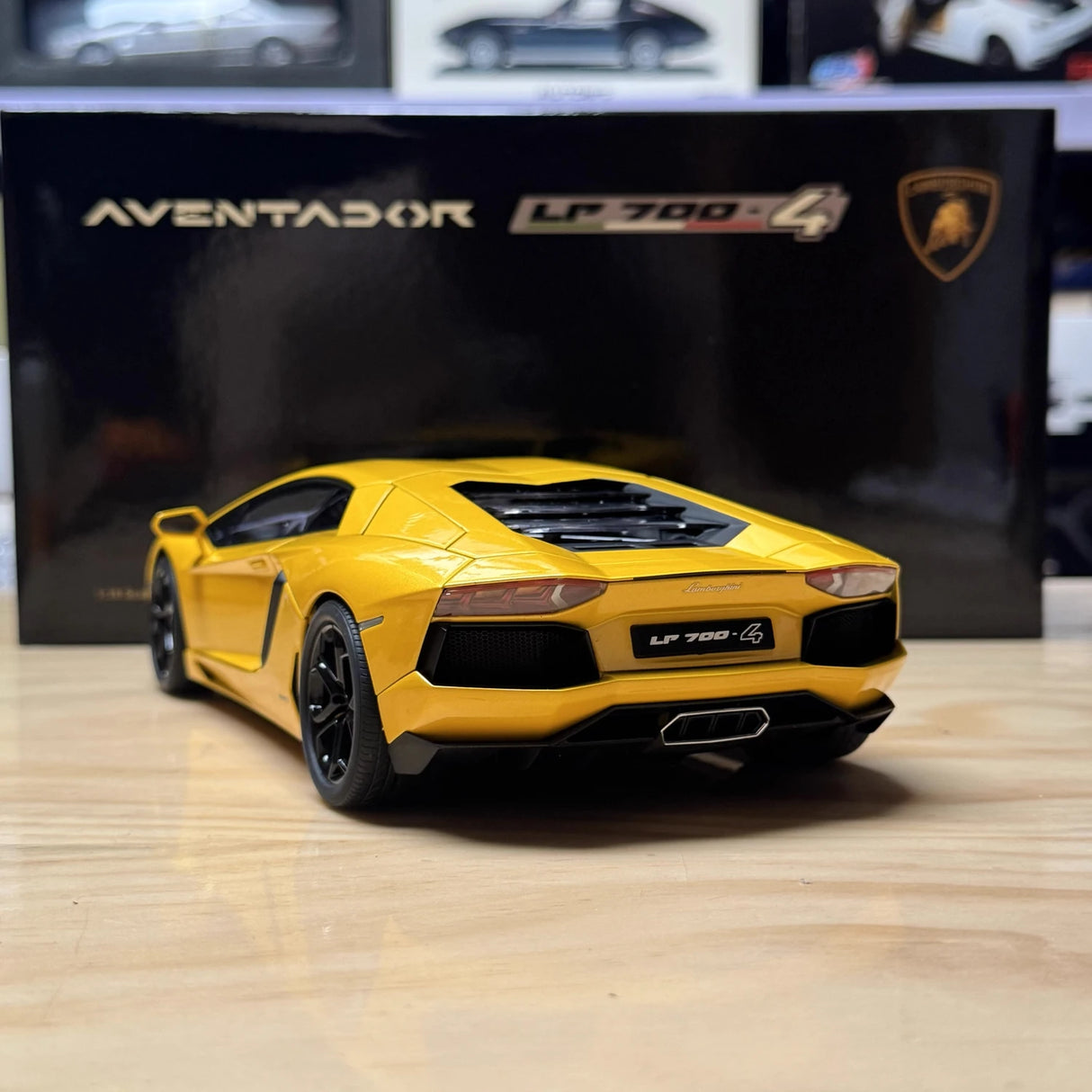 AutoArt Lamborghini 2011 Aventador LP700-4 Keltainen 1:18 – Keräiltävä valuvalumalli
