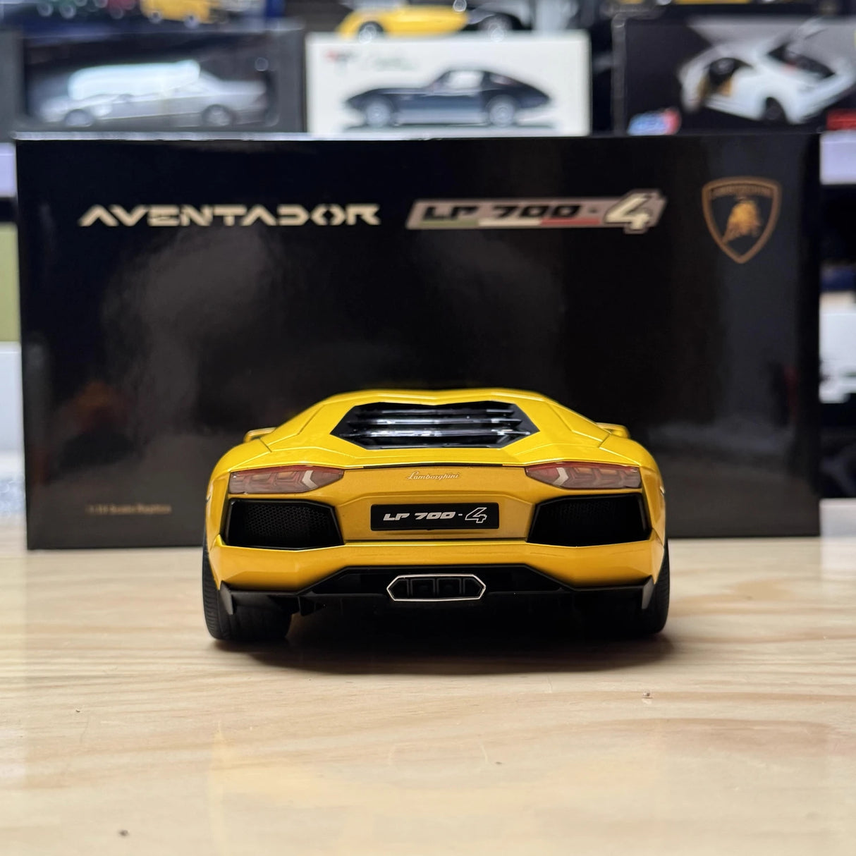 AutoArt Lamborghini 2011 Aventador LP700-4 Keltainen 1:18 – Keräiltävä valuvalumalli