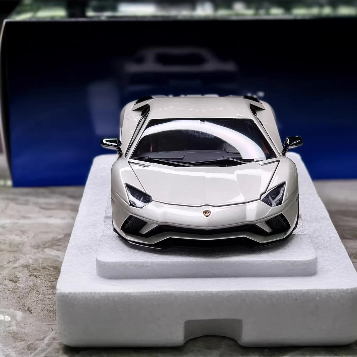 AutoArt Lamborghini 2017 Aventador S Silver 1:18 – Kolekcjonerski model odlewany