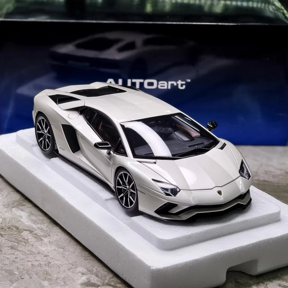 AutoArt Lamborghini 2017 Aventador S Silver 1:18 – Kolekcjonerski model odlewany