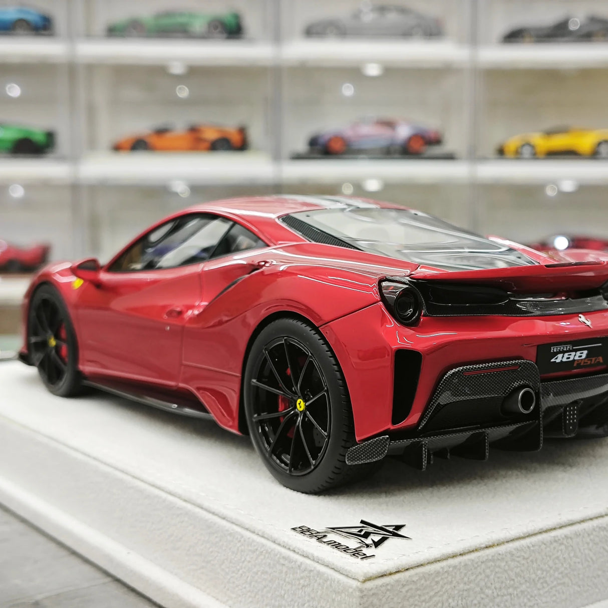 BBA Ferrari 2018 488 Pista Metallic Red Silver Black Livery 1:18 – Sammelobjekt-Resin-Modellharz