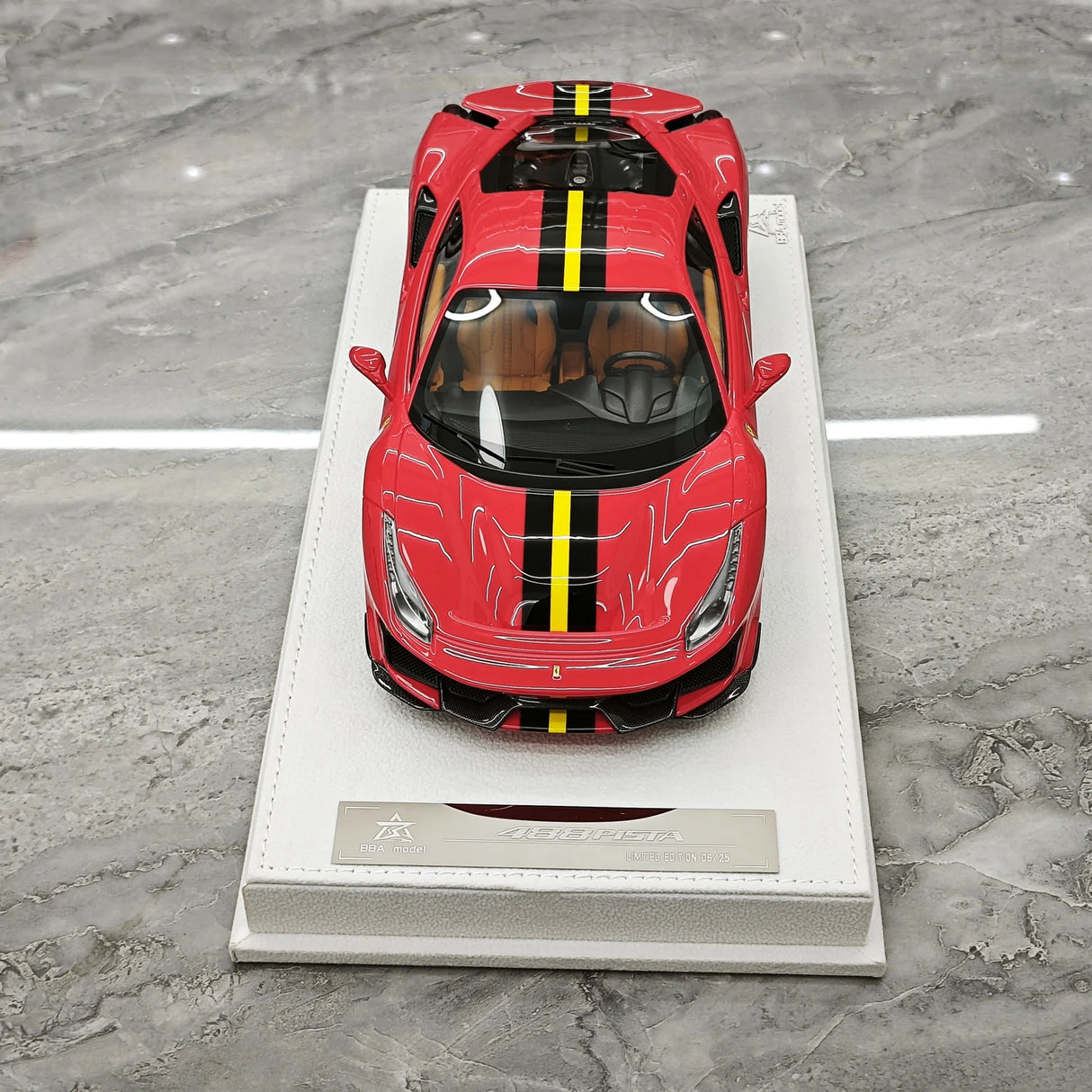 BBA Ferrari 2018 488 Pista Standard Rot Schwarz Gelb Livery 1:18 – Collectible Resin Model Resin