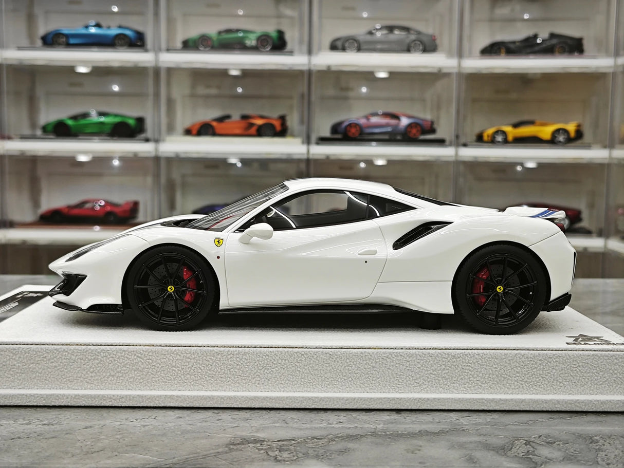 BBA Ferrari 2018 488 Pista White Blue Livery 1:18 – Sammelobjekt-Harz-Modell-Harz