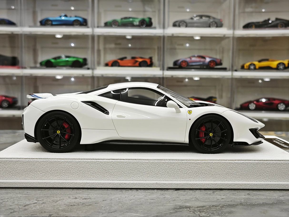 BBA Ferrari 2018 488 Pista White Blue Livery 1:18 – Sammelobjekt-Harz-Modell-Harz