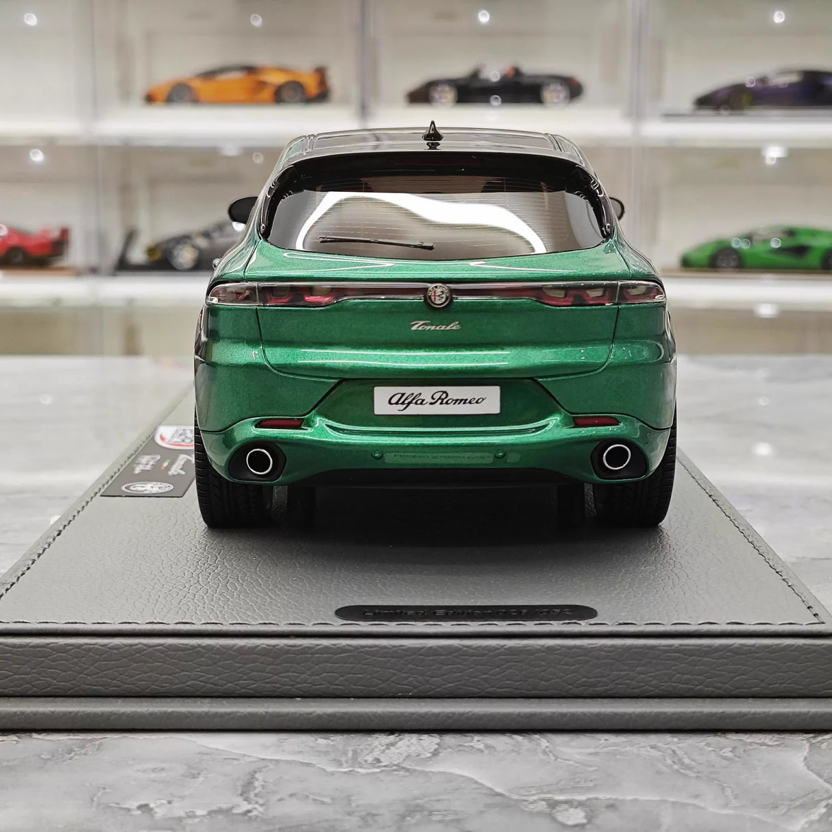 BBR Alfa Romeo 2023 Tonale Green 1:18 – Resina de Modelo de Resina de Coleção