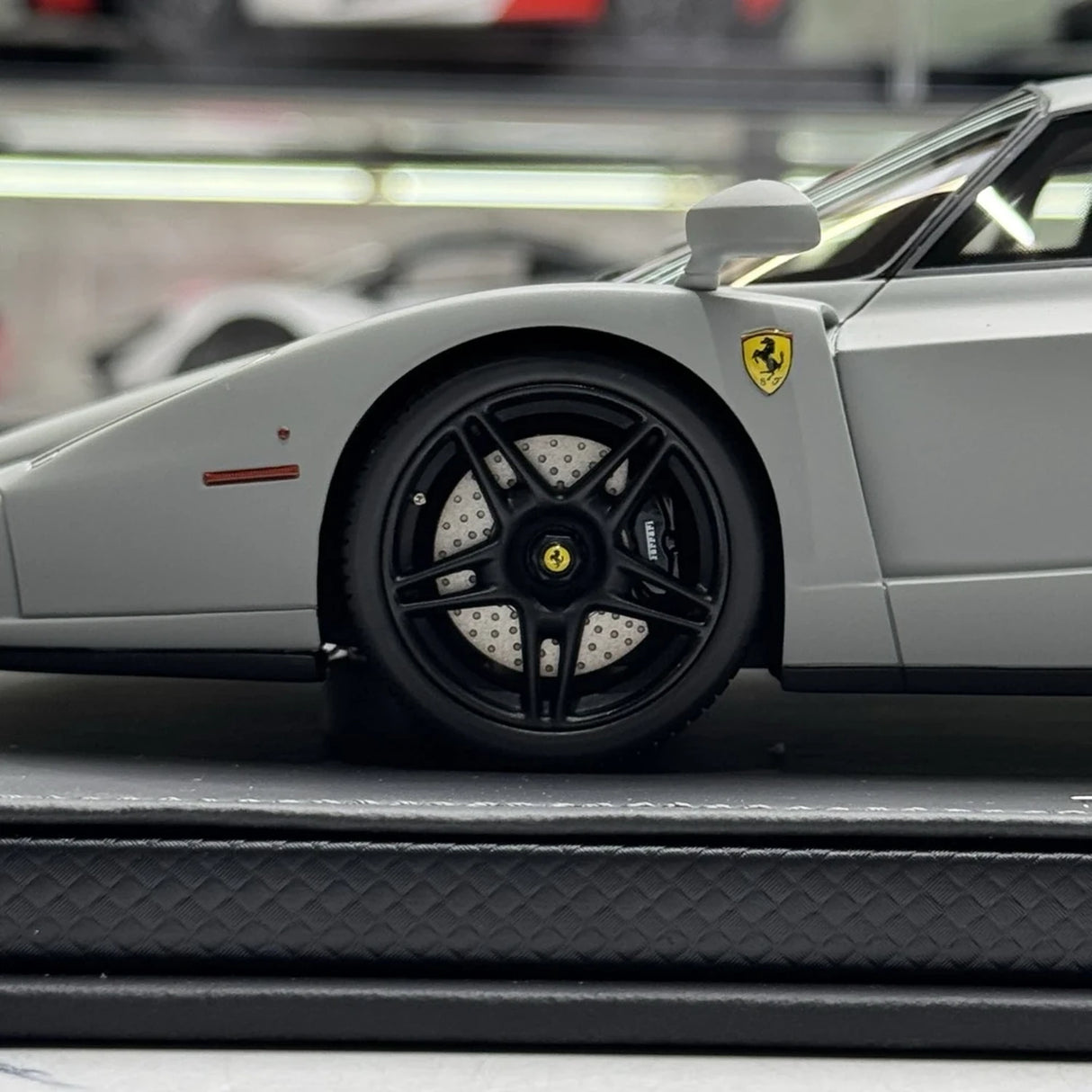 BBR Ferrari 2002 Enzo szary model samochodu 1:18 – Collectible żywica Model żywica