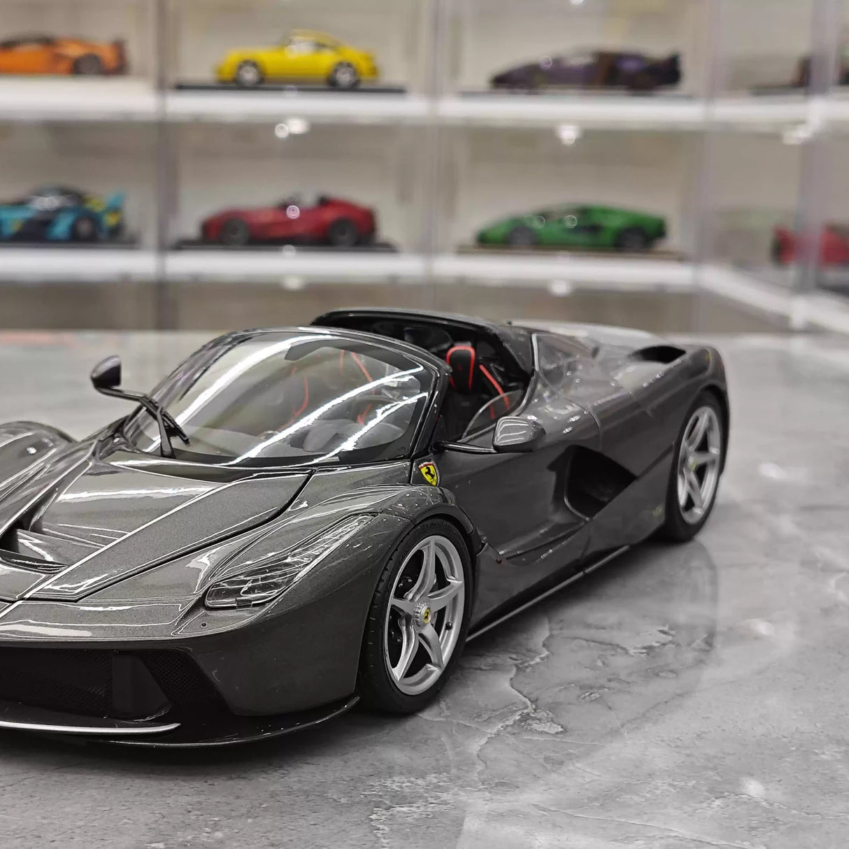 BBR Ferrari 2016 LaFerrari أبيرتا غراي 1:18 – نموذج معدني قابل للجمع مصبوب، مصبوب.