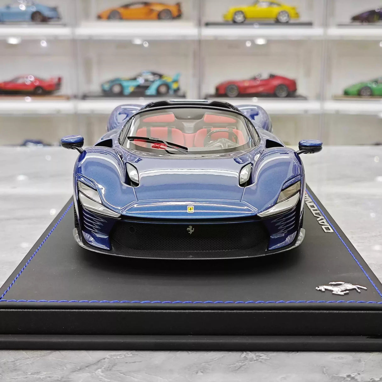 BBR Ferrari 2023 Daytona SP3 Spider Blue 1:18 – kolekcjonerski model żywicy z żywicy