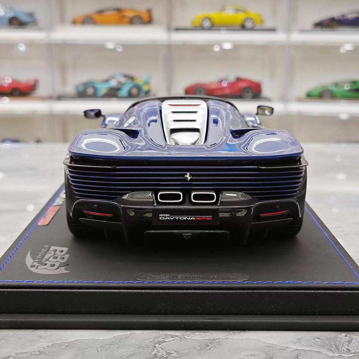 BBR Ferrari 2023 Daytona SP3 Spider Blue 1:18 – kolekcjonerski model żywicy z żywicy