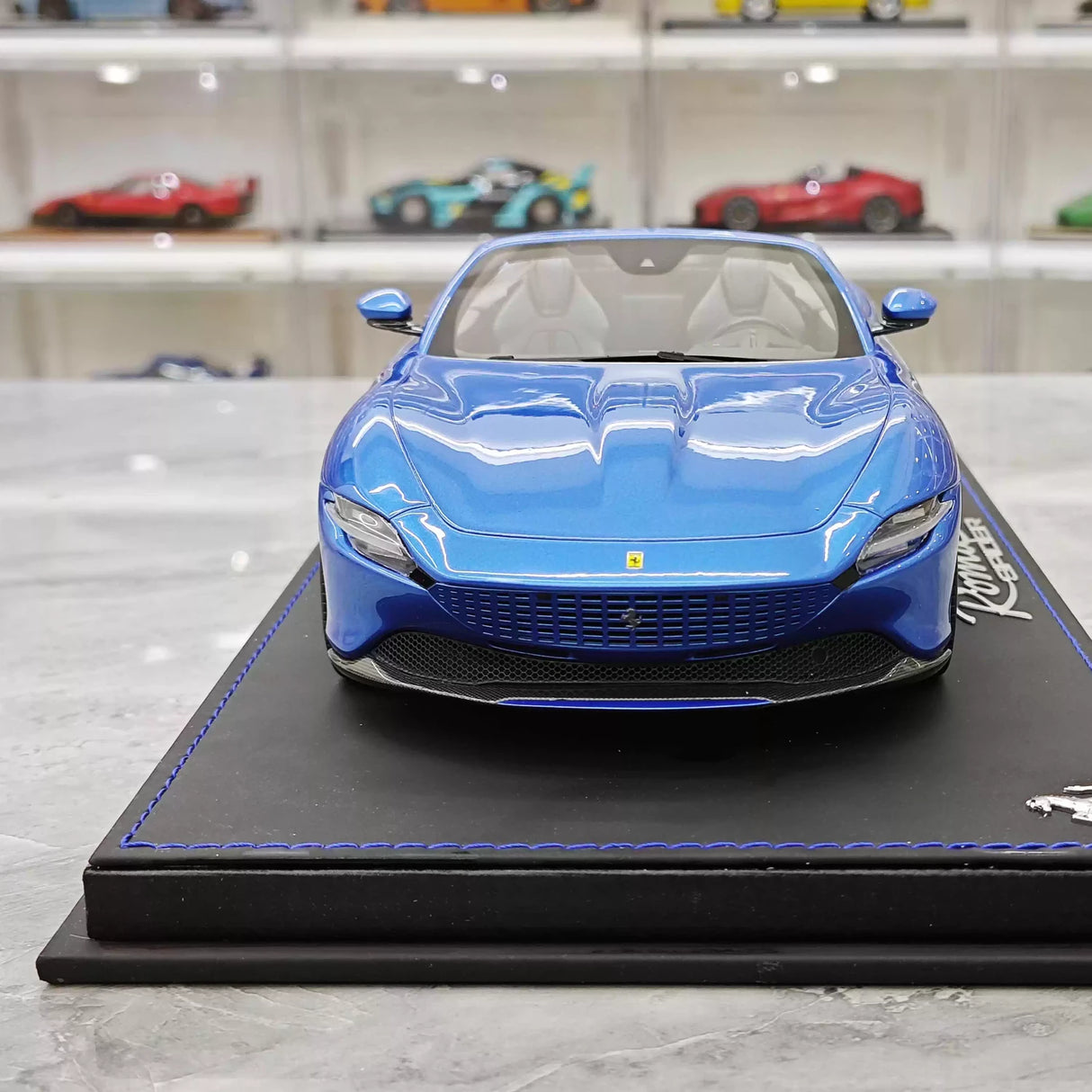BBR Ferrari 2023 Roma Spider Blue 1:18 – kolekcjonerska żywica modelowa żywica