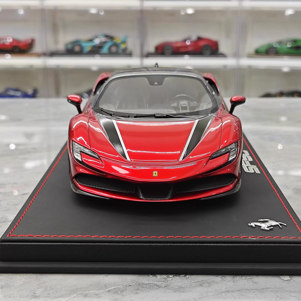 BBR Ferrari 2023 SF90 Stradale Glossy Red 1:18 – kolekcjonerska żywica modelowa żywica
