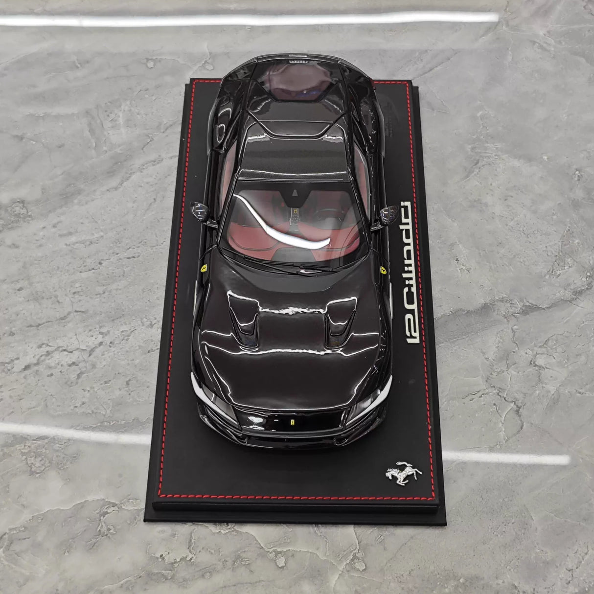 BBR Ferrari 2024 12 Cilindri Coupe Glossy Black 1:18 – kolekcjonerski model żywicy