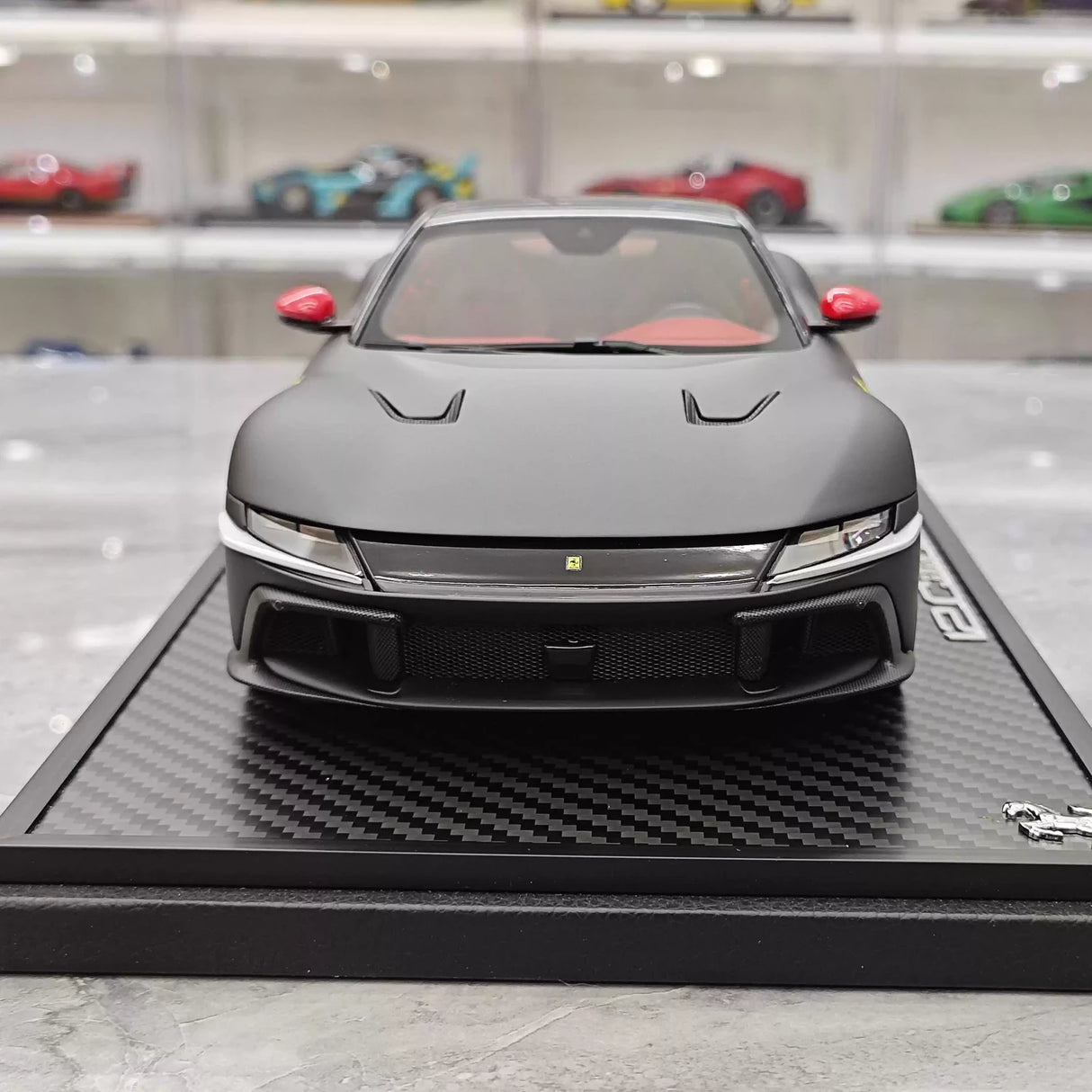 BBR Ferrari 2024 12 Cilindri Coupe Matte Black 1:18 – kolekcjonerski model żywicy z żywicy