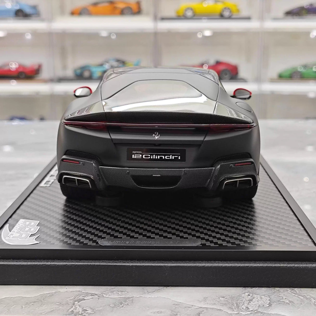 BBR Ferrari 2024 12 Cilindri Coupe Matte Black 1:18 – kolekcjonerski model żywicy z żywicy
