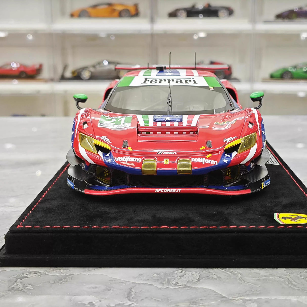 Ferrari 2024 296 GT3 IMSA #21 1:18 نموذج راتنج قابل للجمع من BBR - عرض 1