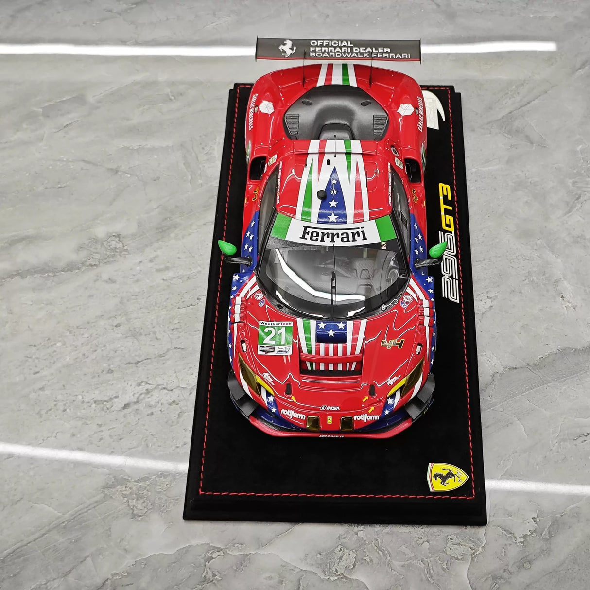 Ferrari 2024 296 GT3 IMSA #21 1:18 نموذج راتنج قابل للجمع من BBR - عرض 2