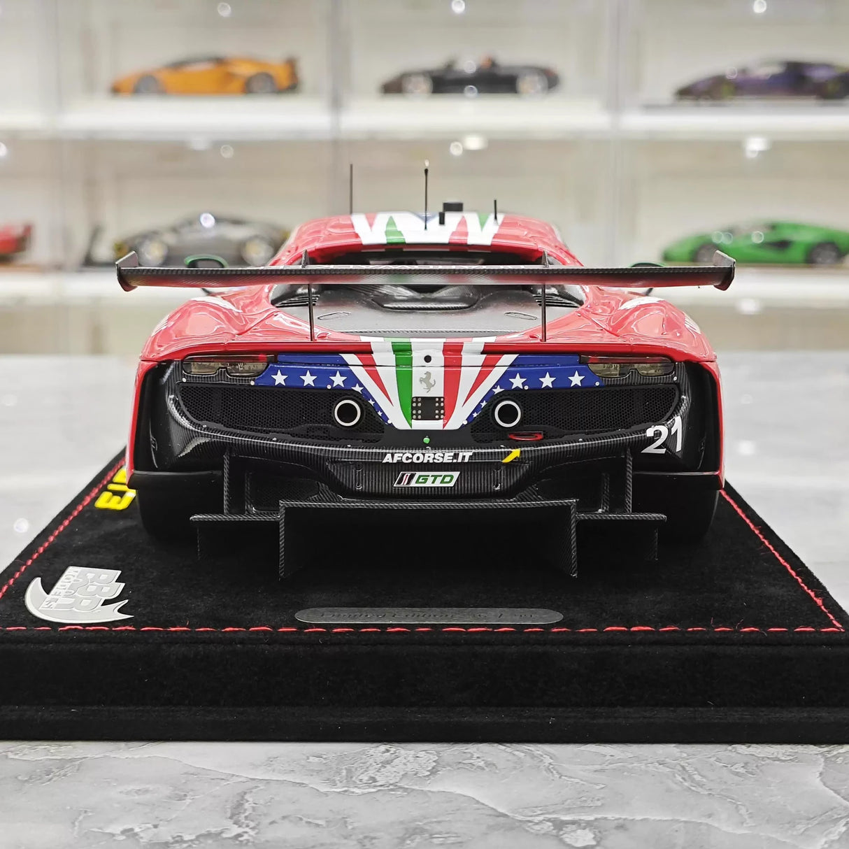 Ferrari 2024 296 GT3 IMSA #21 1:18 نموذج راتنج قابل للجمع من BBR - عرض 7