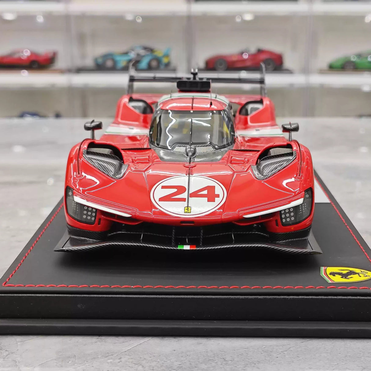 Ferrari 2024 499P #24 1:18 نموذج راتنج لومان القابل للجمع من إنتاج BBR - عرض 1