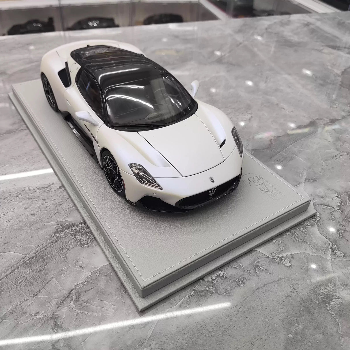 BBR Maserati 2022 MC20 White 1:18 – Kolekcjonerski model odlewany
