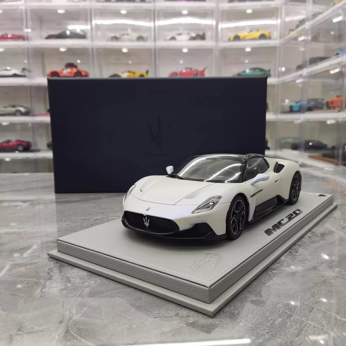 BBR Maserati 2022 MC20 White 1:18 – Kolekcjonerski model odlewany