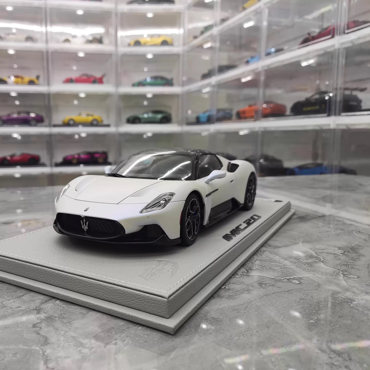 BBR Maserati 2022 MC20 White 1:18 – Kolekcjonerski model odlewany