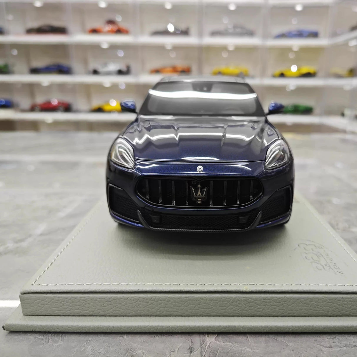 BBR Maserati 2023 Grecale Trofeo Blue 1:18 – kolekcjonerski model żywicy z żywicy