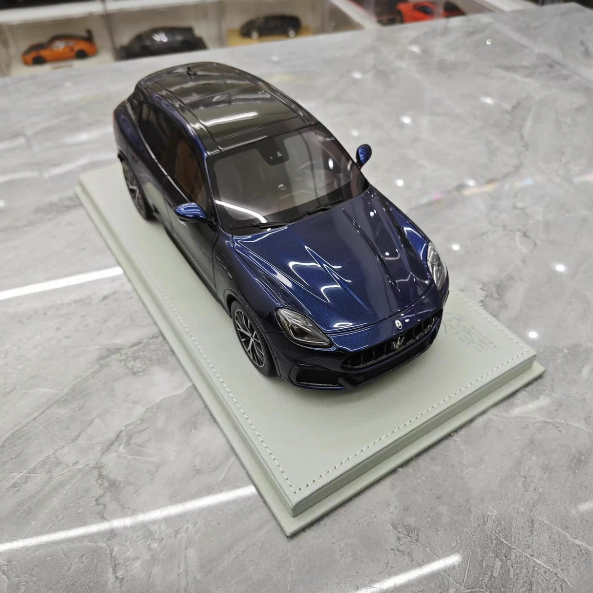BBR Maserati 2023 Grecale Trofeo Blue 1:18 – kolekcjonerski model żywicy z żywicy