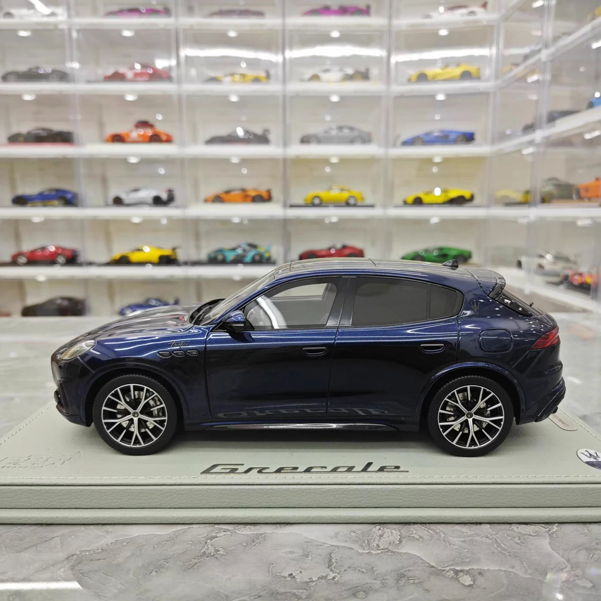 BBR Maserati 2023 Grecale Trofeo Blue 1:18 – kolekcjonerski model żywicy z żywicy