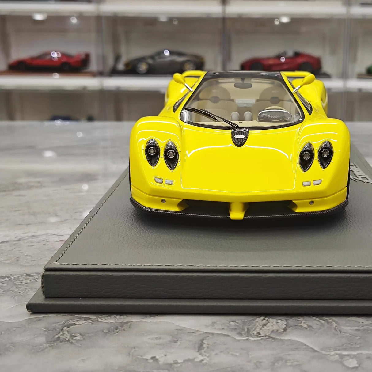BBR Pagani 1999 Zonda C12 Yellow 1:18 – kolekcjonerska żywica modelowa