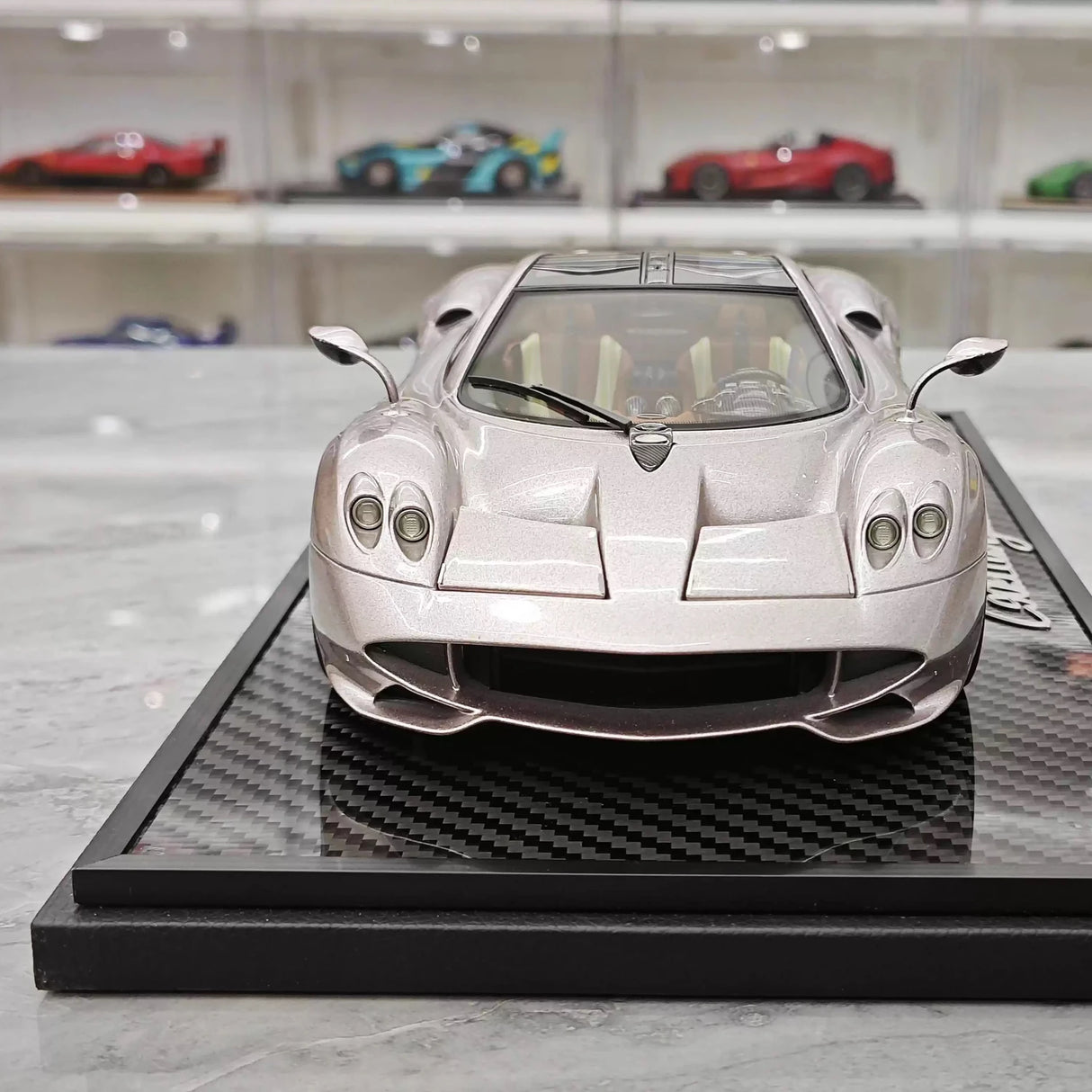 BBR Pagani 2022 Huayra Codalunga Pink 1:18 – kolekcjonerska żywica modelowa
