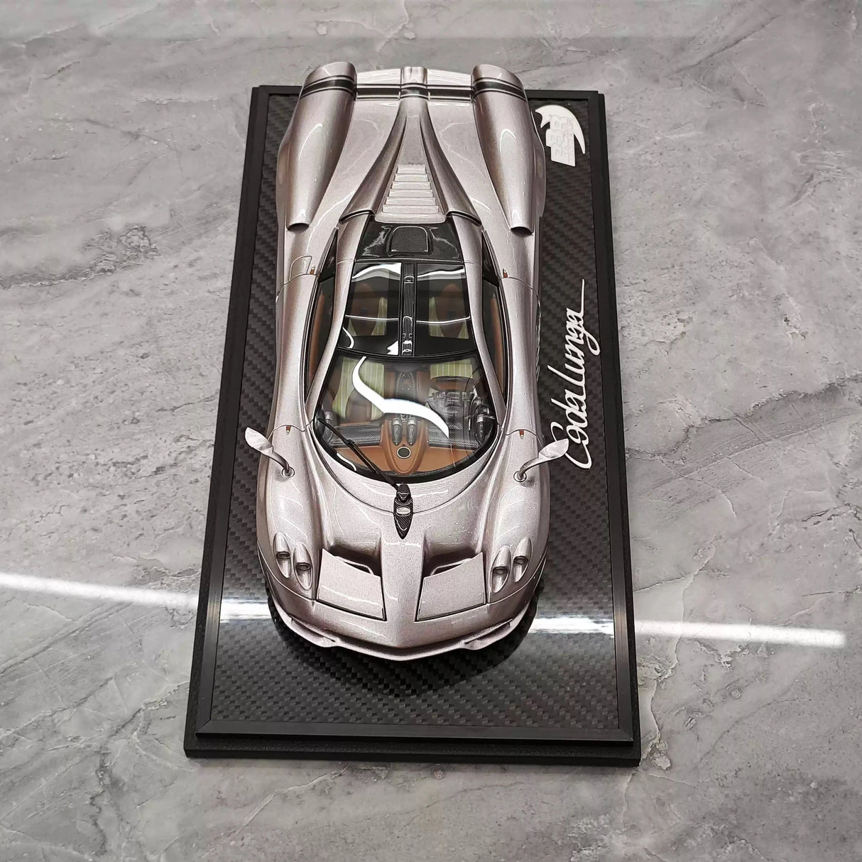 BBR Pagani 2022 Huayra Codalunga Pink 1:18 – kolekcjonerska żywica modelowa