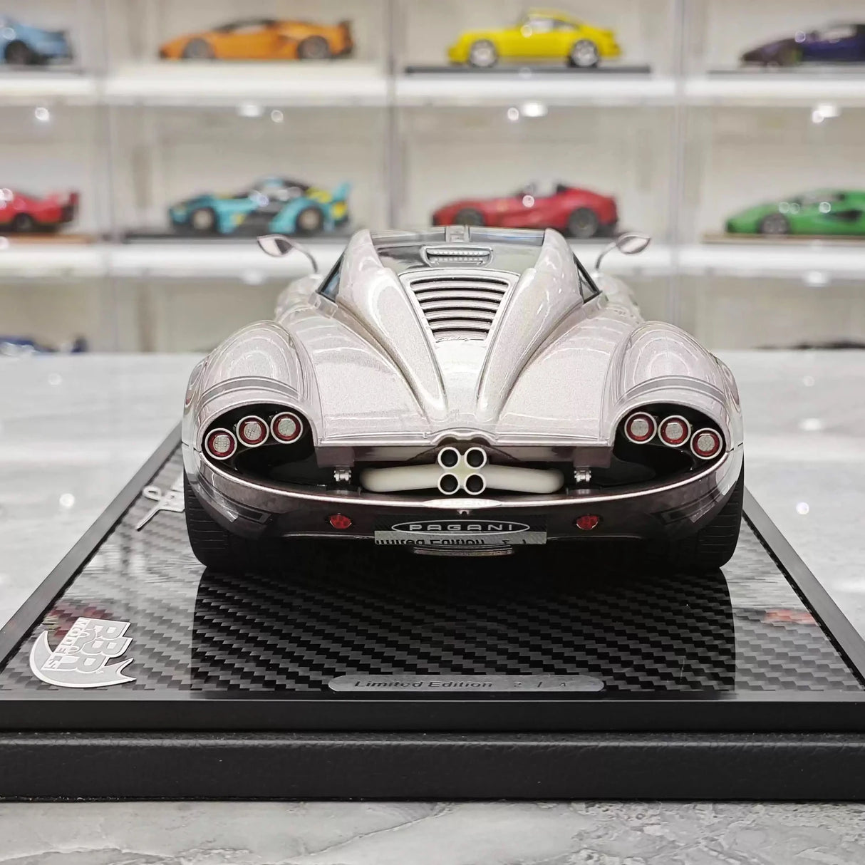 BBR Pagani 2022 Huayra Codalunga Pink 1:18 – kolekcjonerska żywica modelowa