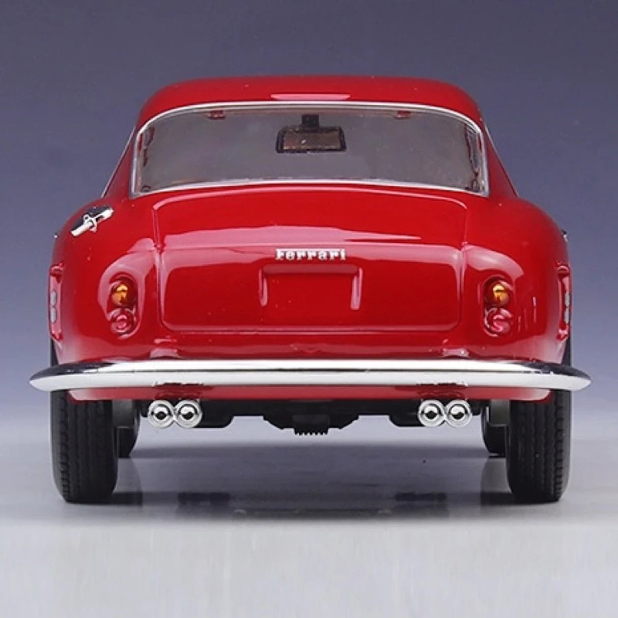 Bburago Ferrari 1962 250 GT Berlinetta Passo Corto Red 1:24 – model wyświetlaczy odlewany z odlewu