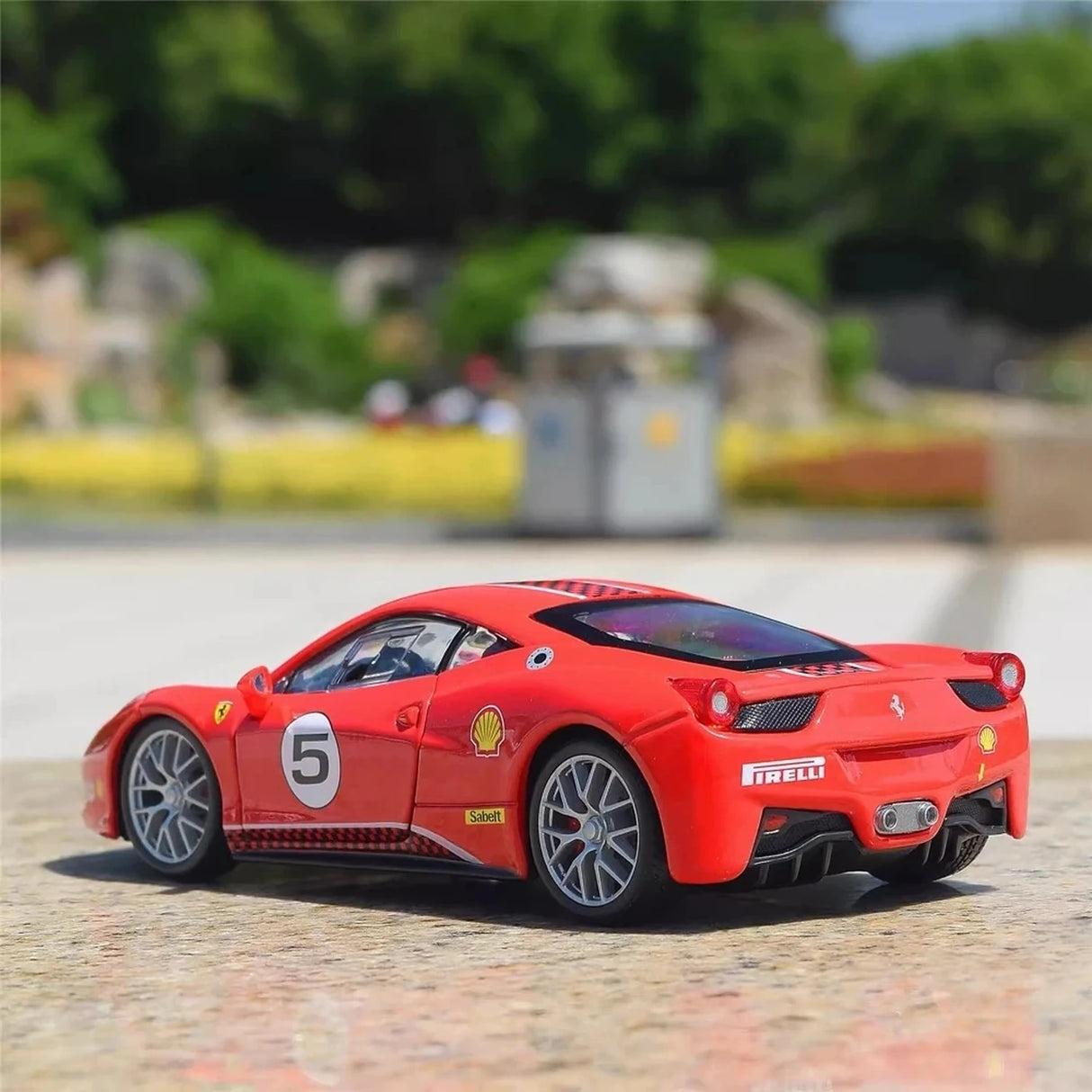 Bburago Ferrari 2010 458 Challenge vermelho 1:24 – modelo de exposição em metal fundido