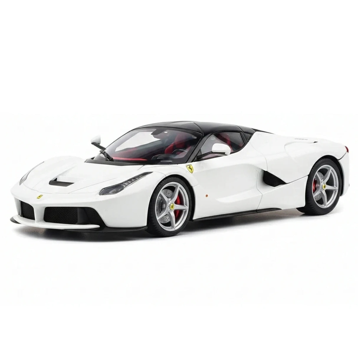 Bburago Ferrari 2016 LaFerrari White 1:24 – Valuvalettu näyttömalli
