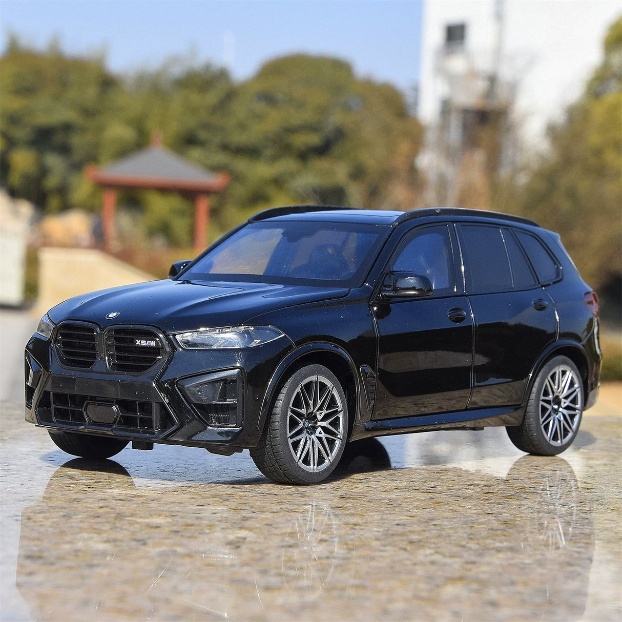 BMW 2020 X5 M Competition F95 zwart 1:24 – diecast displaymodel