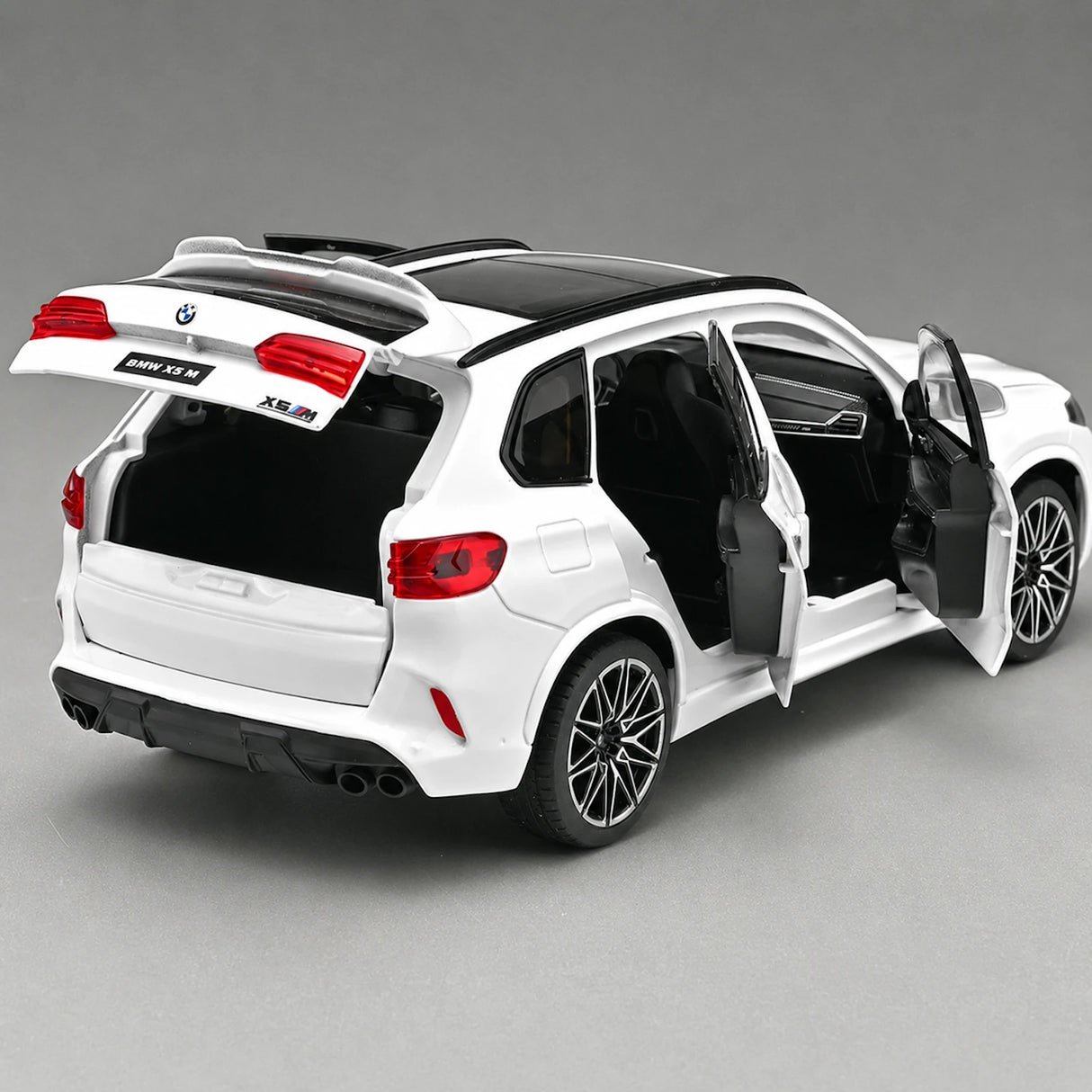 BMW 2020 X5 M 컴피티션 F95 화이트 1:24 – 다이캐스트 디스플레이 모델 다이캐스트