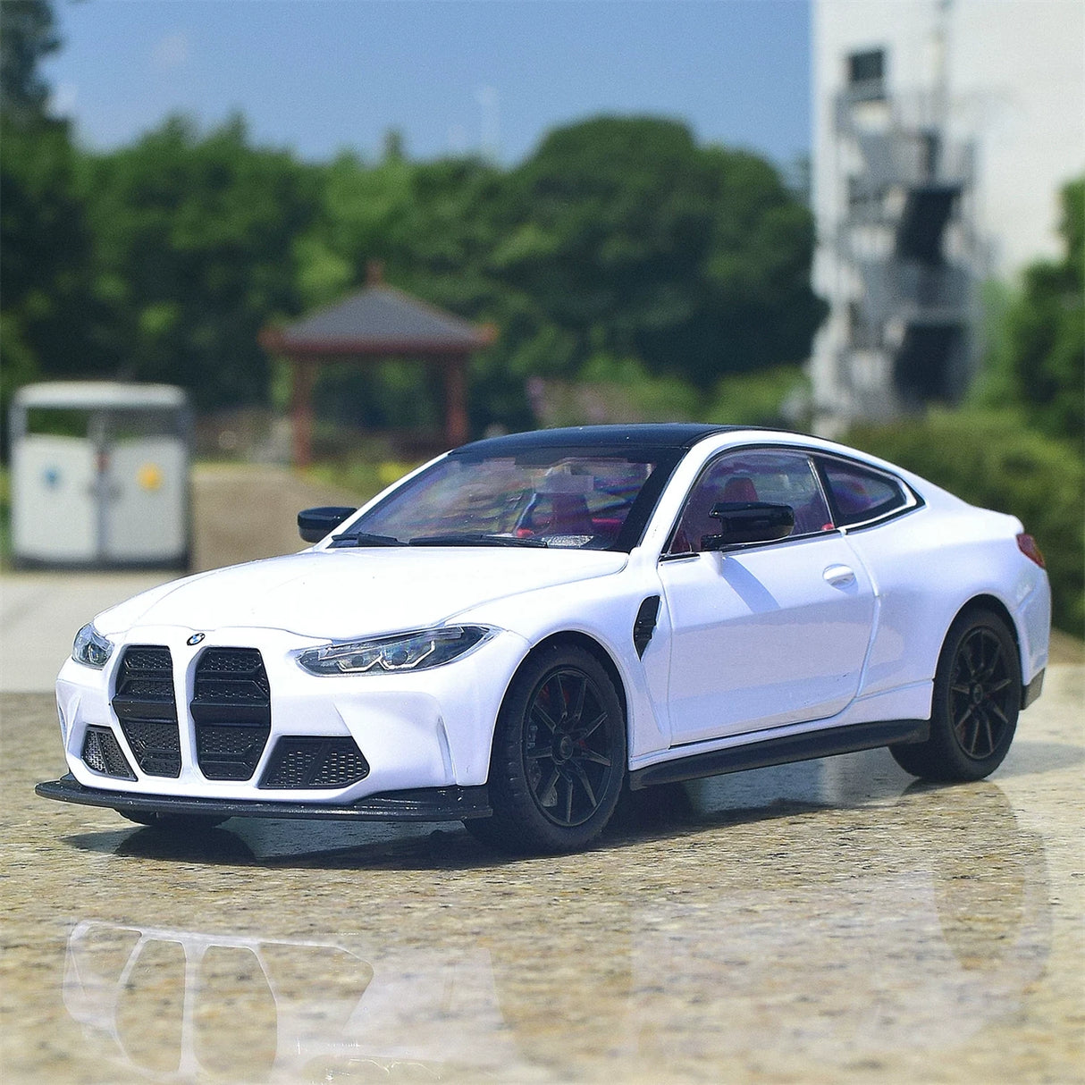 BMW 2021 M4 G82 wit 1:24 – diecast displaymodel