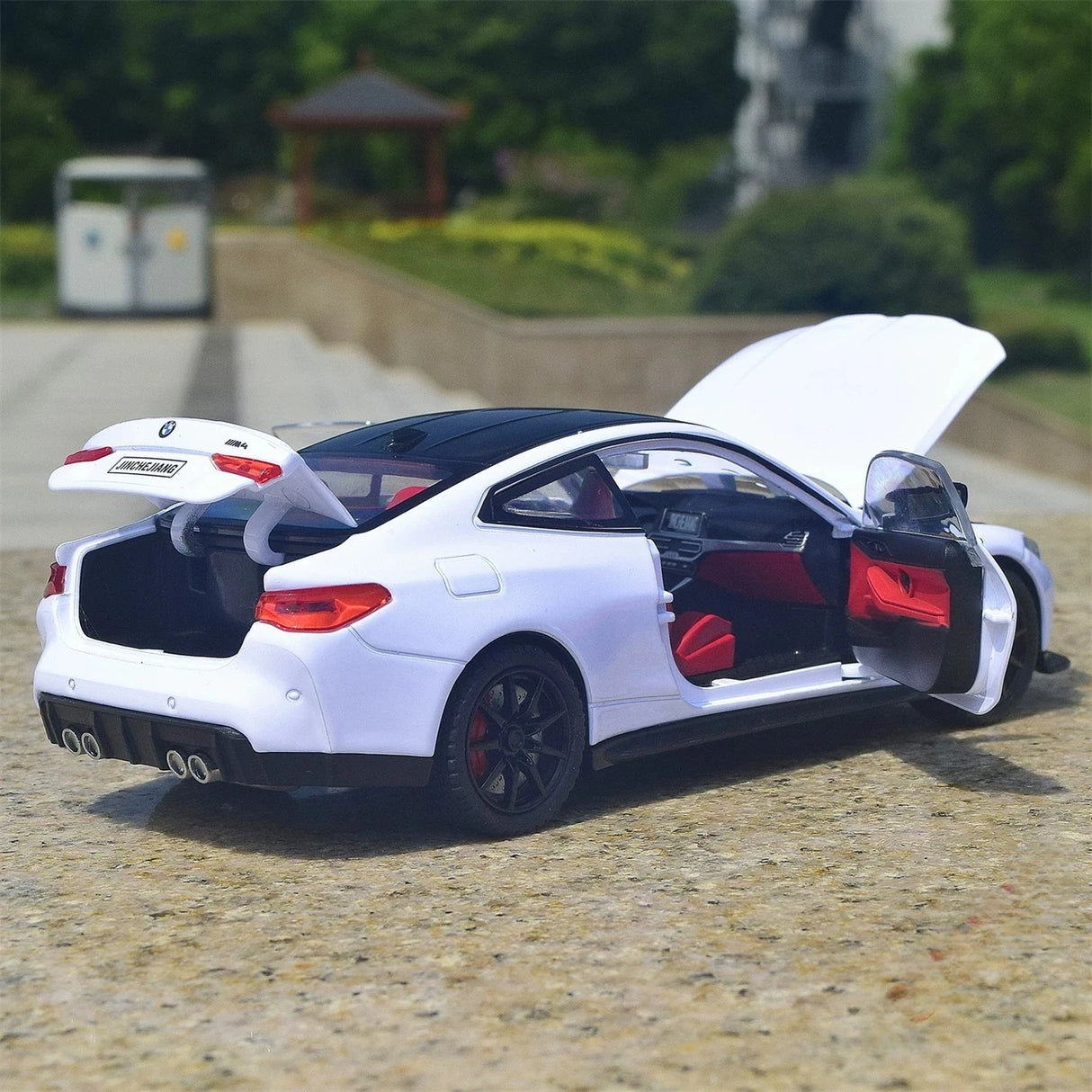 BMW 2021 M4 G82 wit 1:24 – diecast displaymodel