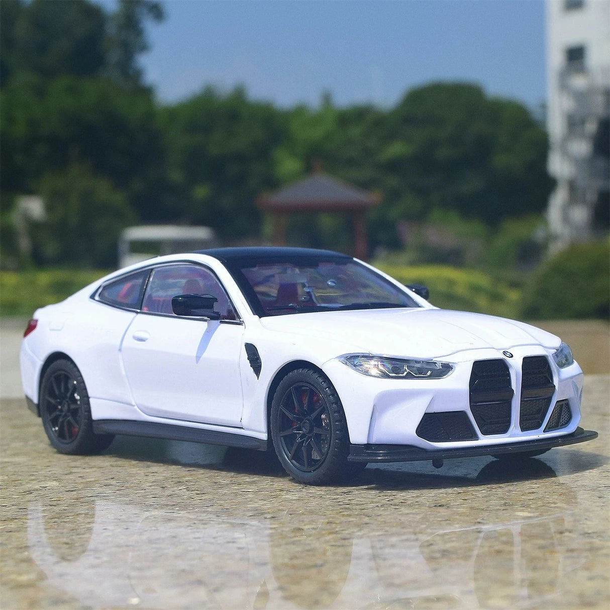 BMW 2021 M4 G82 wit 1:24 – diecast displaymodel