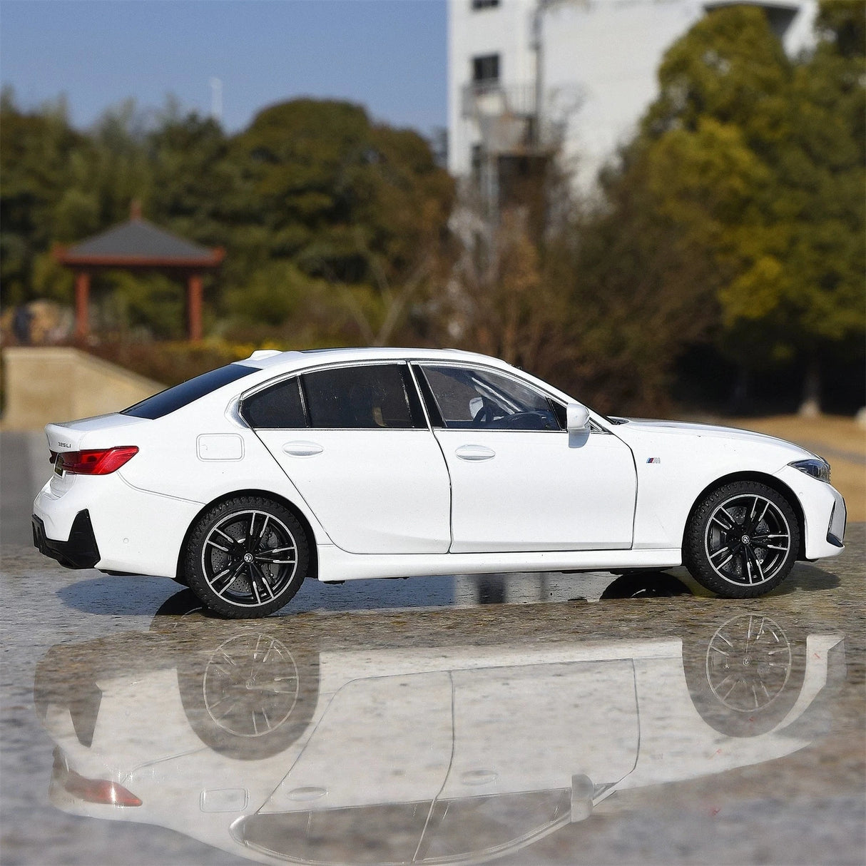 BMW 2022 325리 G28 LCI 화이트 1:24 – 다이캐스트 디스플레이 모델 다이캐스트