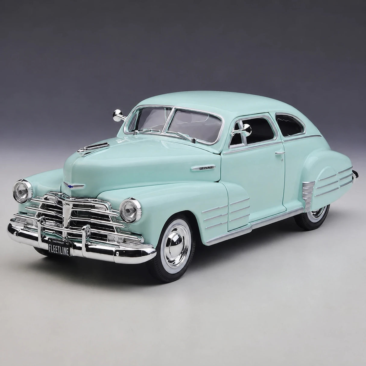 Maisto Chevrolet 1948 Fleetline Aerosedan blauw 1:24 – diecast displaymodel