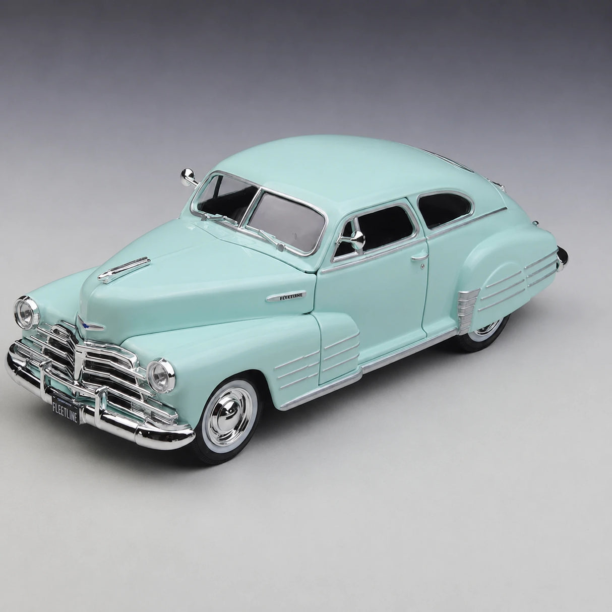 Maisto Chevrolet 1948 Fleetline Aerosedan blauw 1:24 – diecast displaymodel