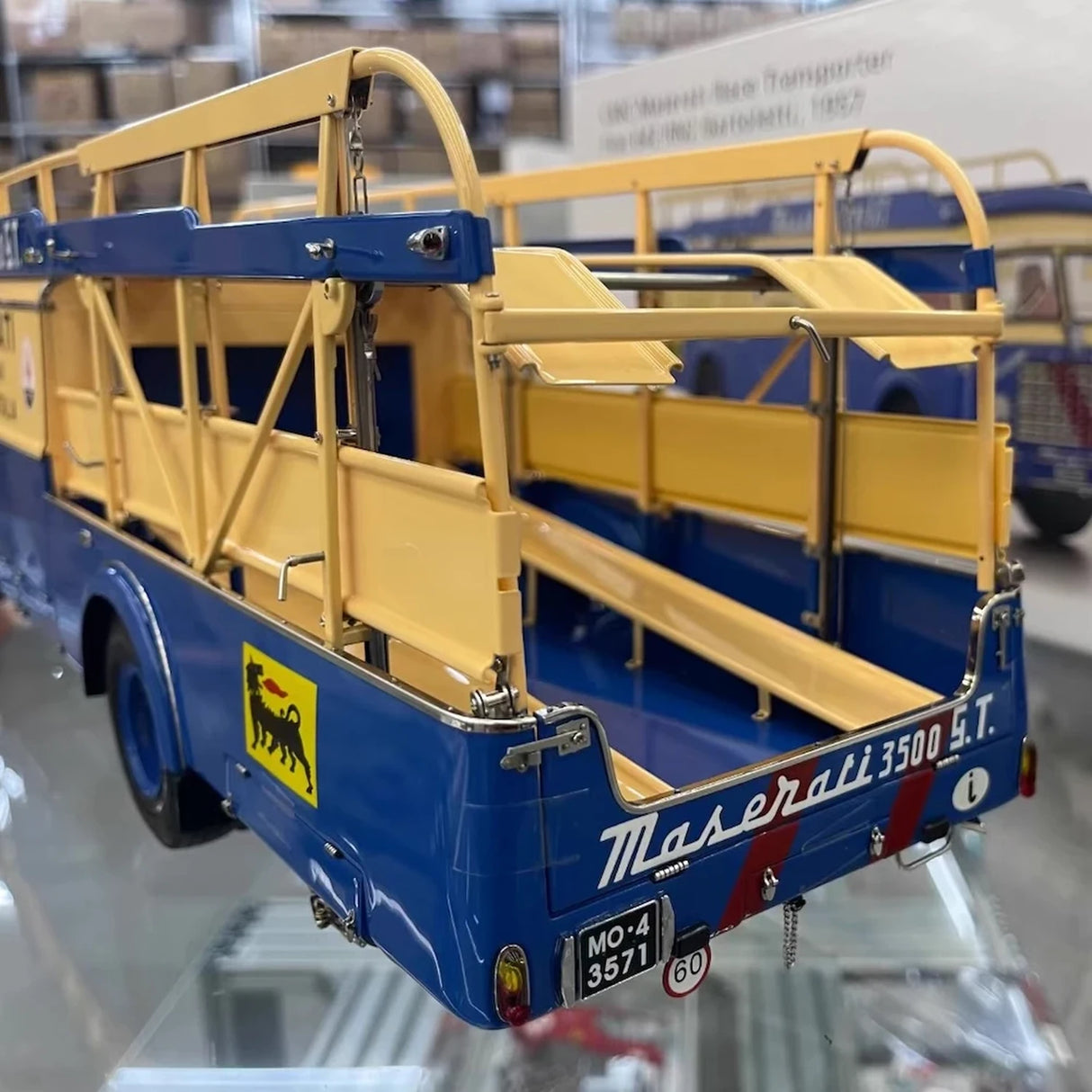 CMC Maserati 1960 Race Transporter 1:18 – Collectible Diecast Model Die-Cast
