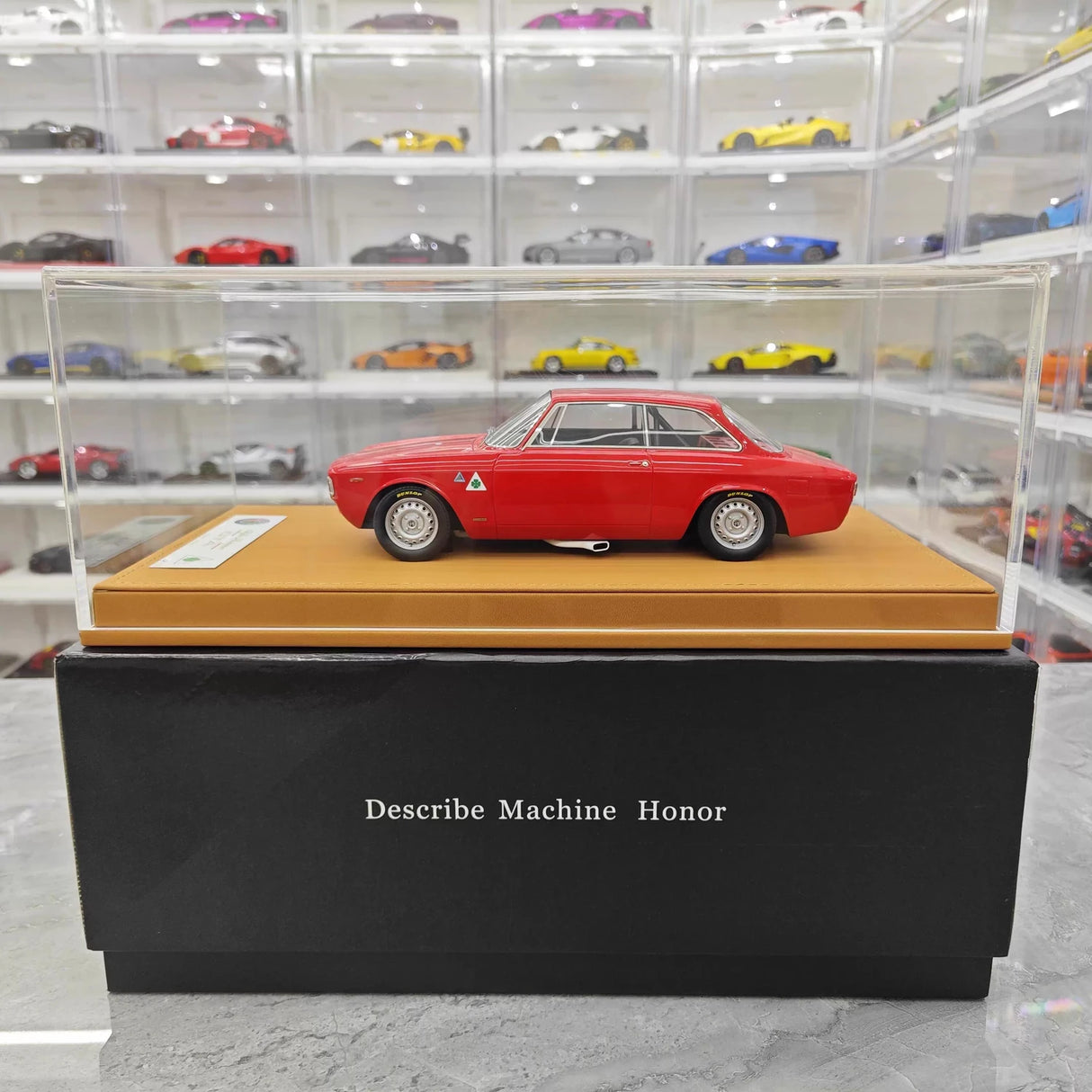 DMH Model Alfa Romeo 1965 GTA 1300 Red 1:18 – Resina de Modelo de Resina de Coleção