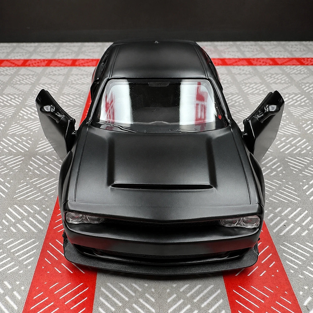 Dodge 2018 チャレンジャー SRT デーモン マットブラック 1:36 – ダイキャスト展示モデルダイキャスト
