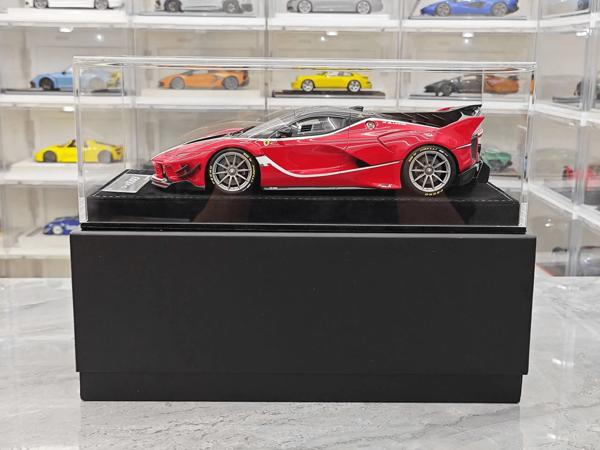Henson & Heaven Ferrari 2017 FXX-K Evo Metallic Red Carbon Racing Livery 1:18 – Sammelobjekt-Resin-Modellharz