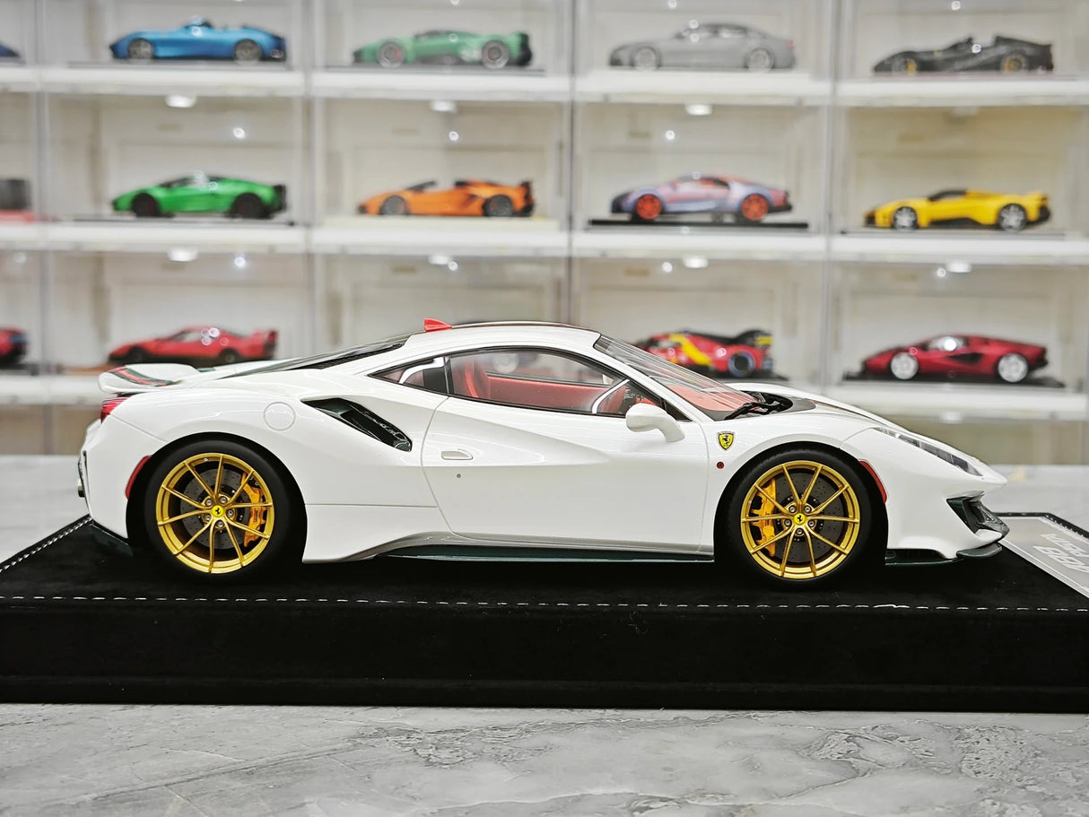 Henson & Heaven Ferrari 2018 488 Pista Gucci Edition 1:18 – Collectible Resin Model Resin