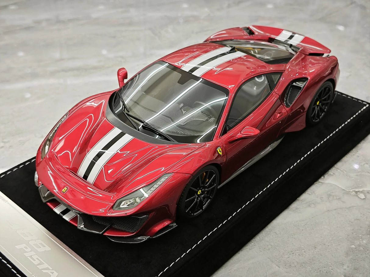 Henson & Heaven Ferrari 2018 488 Pista Rosso Vulcano 1:18 – Sammelobjekt-Resin-Modellharz